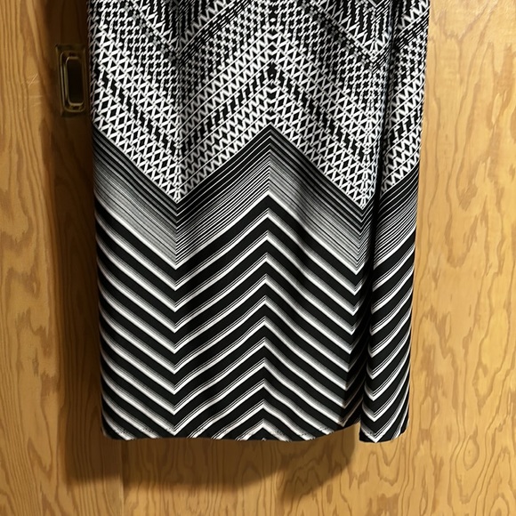 Black and white patterned skirt APT 9, size L - Picture 2 of 4